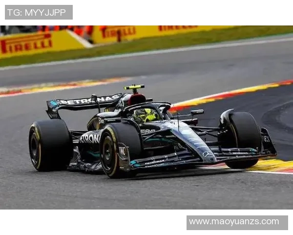 F1赛车空气动力学技术革新推动竞技表现全面提升与赛场竞争格局演变 F1赛车空气动力学技术革新推动竞技表现全面提升与赛场竞争格局演变